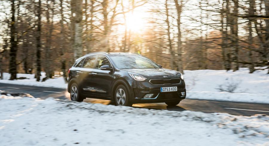  Kia Niro Plug-In Hybrid (DE) 2017 года  (WW) (фото 16 из 45)
